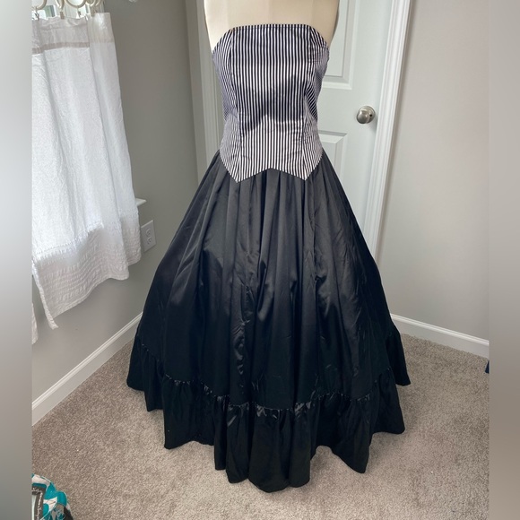 Women’s 3-piece Gothic Steampunk Victorian Costume - Picture 3 of 8